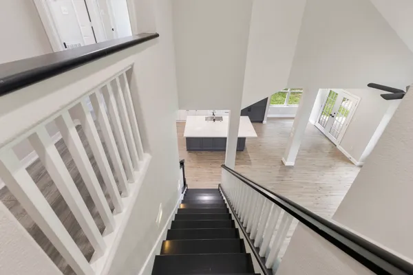 $770,000 | 35 Classic Oaks Place, The Woodlands, TX 77382