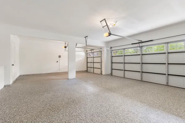 $770,000 | 35 Classic Oaks Place, The Woodlands, TX 77382