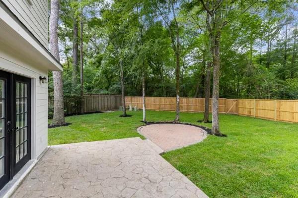 $770,000 | 35 Classic Oaks Place, The Woodlands, TX 77382