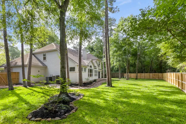 $770,000 | 35 Classic Oaks Place, The Woodlands, TX 77382