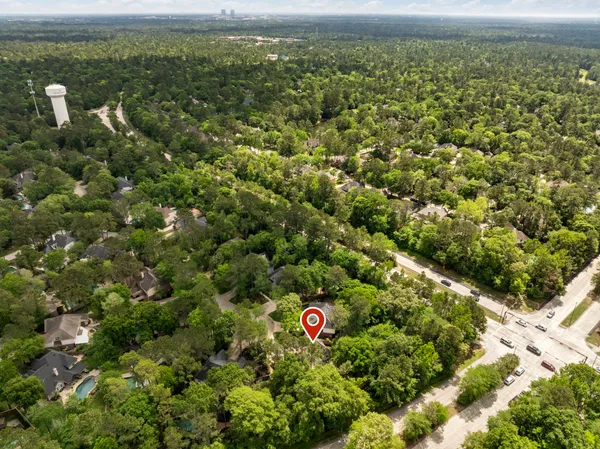 $770,000 | 35 Classic Oaks Place, The Woodlands, TX 77382