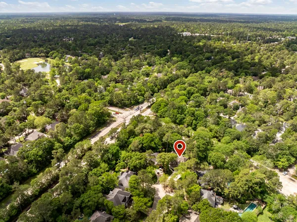 $770,000 | 35 Classic Oaks Place, The Woodlands, TX 77382