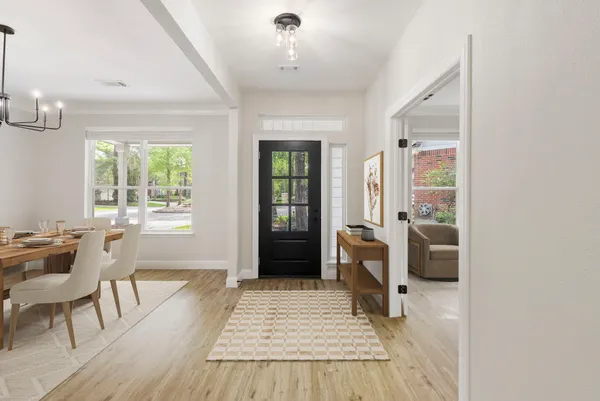 $770,000 | 35 Classic Oaks Place, The Woodlands, TX 77382