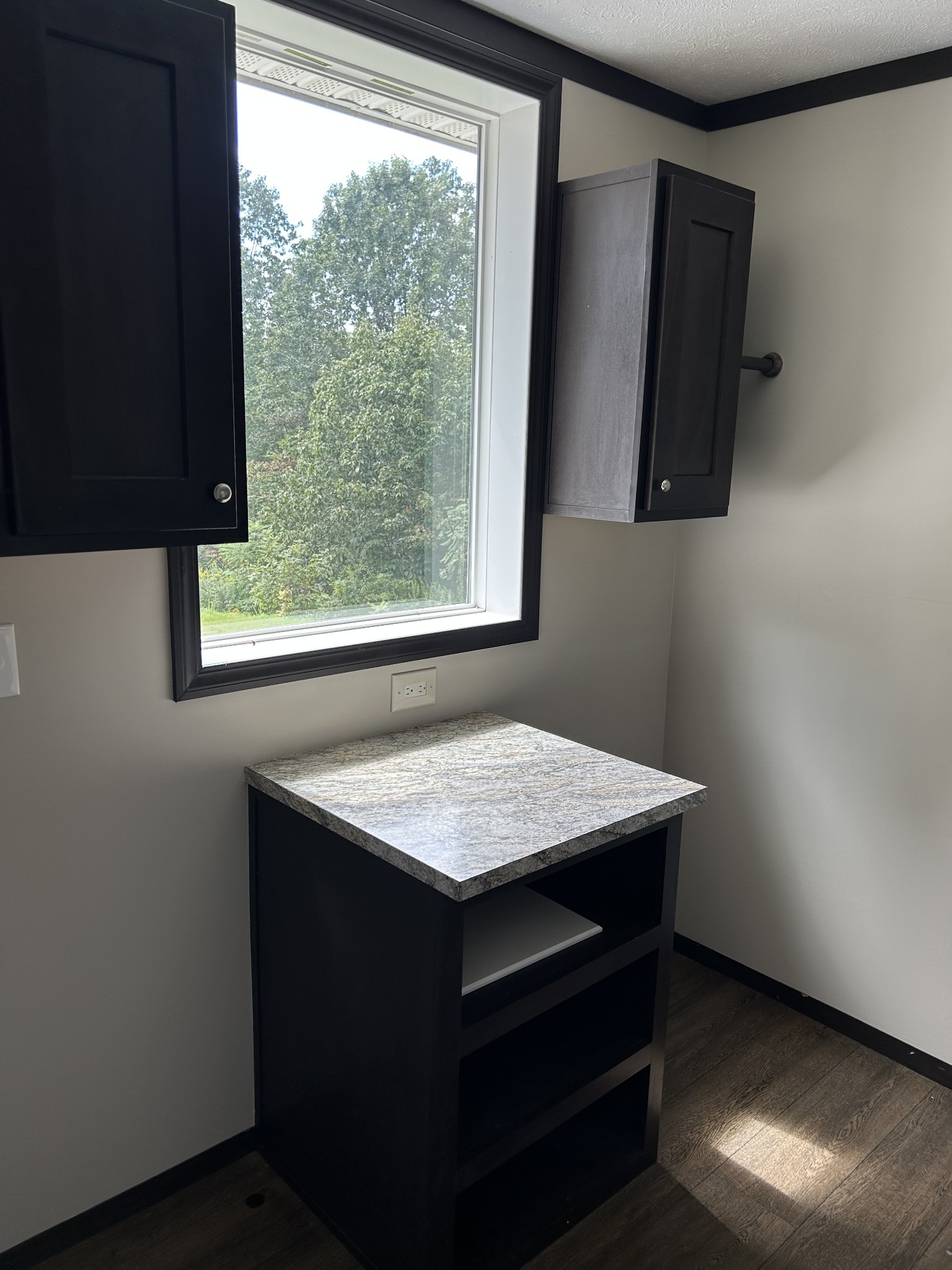 1762 Walden Ridge Road Manchester, TN 37355 - Photo 4 of 12 a room with a wooden floor and a window