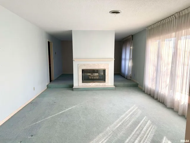 $289,900 | 1810 Paula Lane, Marion, IL 62959