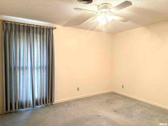 $289,900 | 1810 Paula Lane, Marion, IL 62959