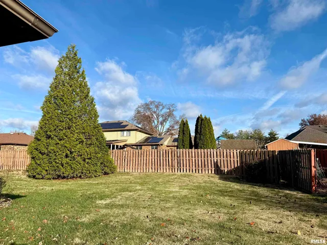 $289,900 | 1810 Paula Lane, Marion, IL 62959