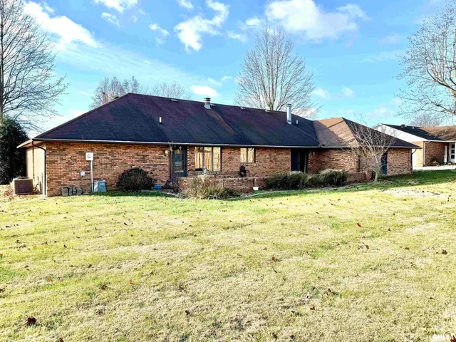 $289,900 | 1810 Paula Lane, Marion, IL 62959