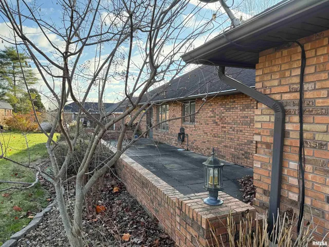 $289,900 | 1810 Paula Lane, Marion, IL 62959