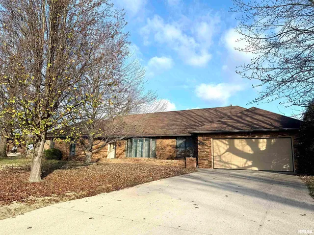 $289,900 | 1810 Paula Lane, Marion, IL 62959