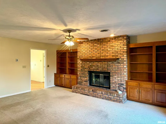 $289,900 | 1810 Paula Lane, Marion, IL 62959