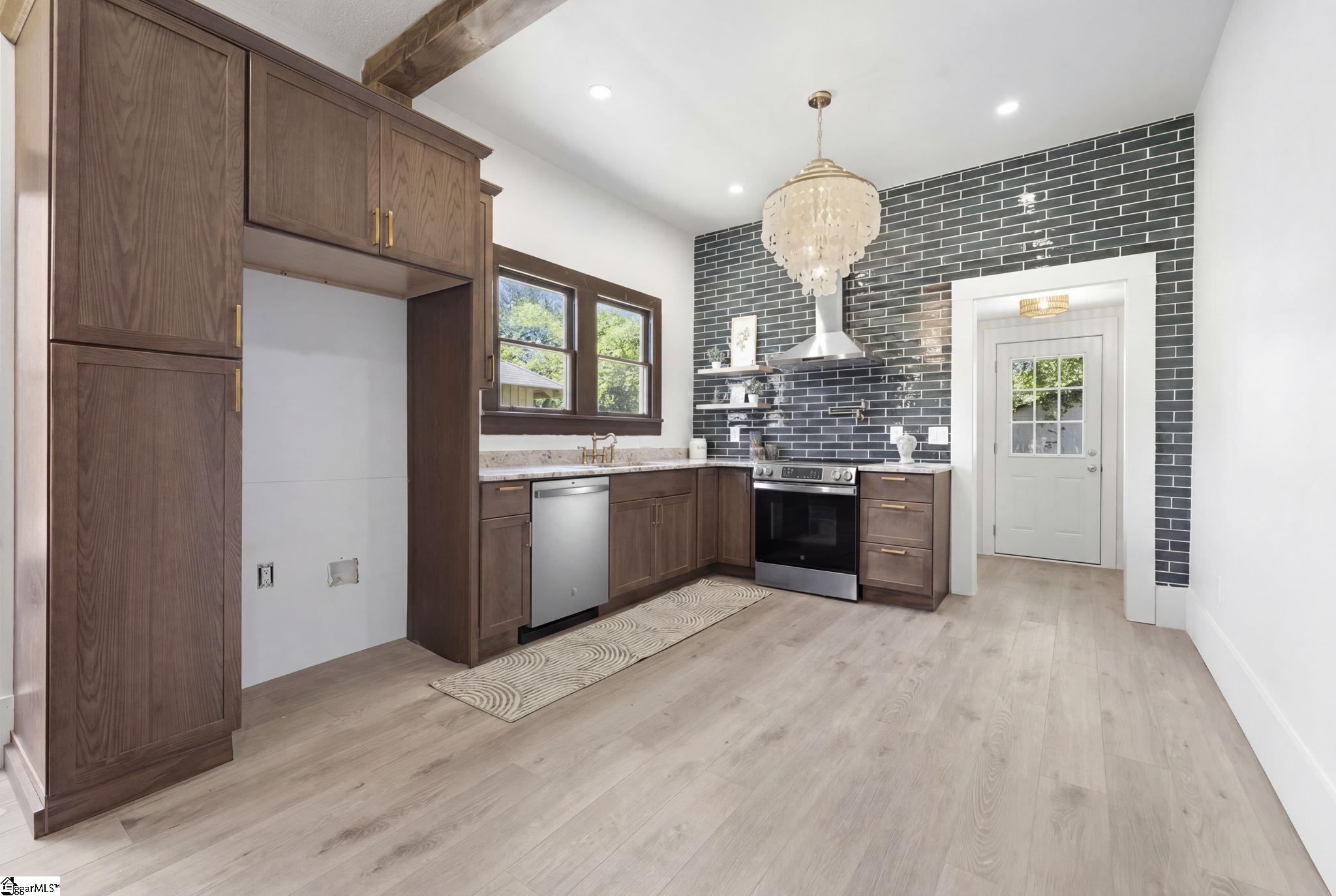 8 Bragg Street Greenville, SC 29611 - Photo 12 of 30