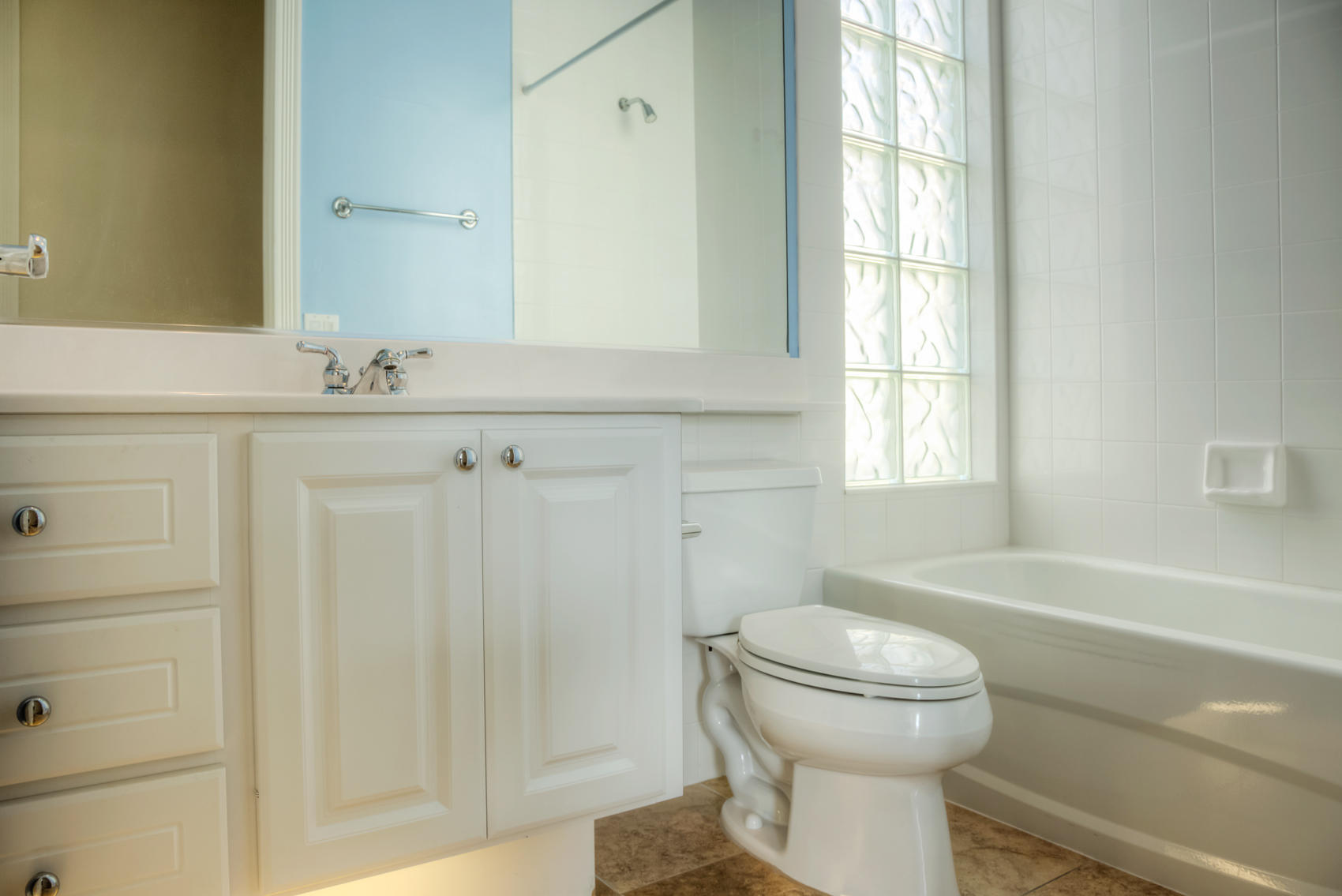 11547 Southwest Rockingham Drive Port St. Lucie, FL 34987 - Photo 16 of 22 Guest Bathroom