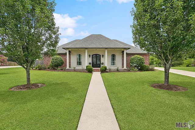 $639,900 | 11177 Toria Lane, St. Amant, LA 70774