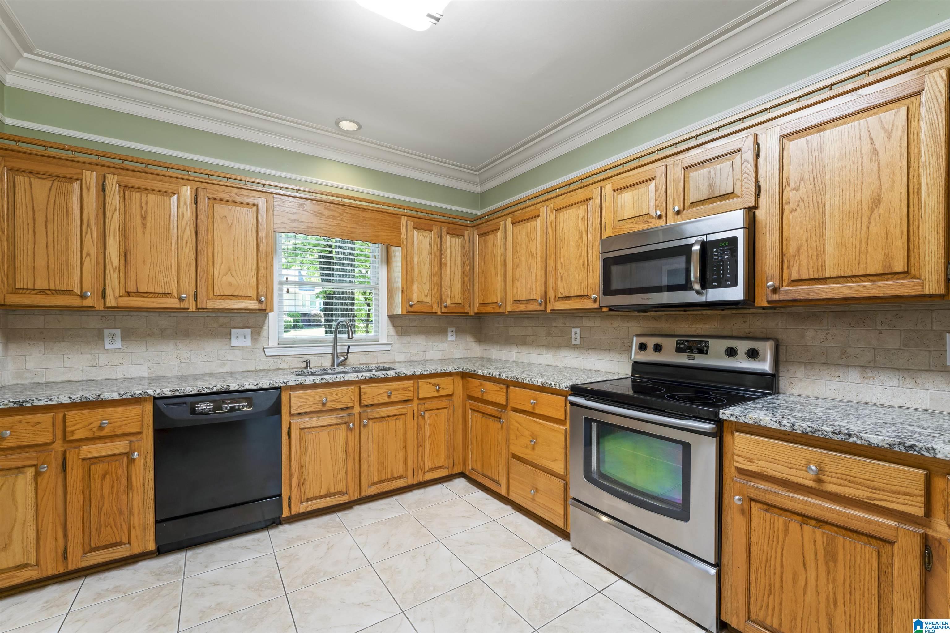 6016 Woodvale Road Helena, AL 35080 - Photo 5 of 40