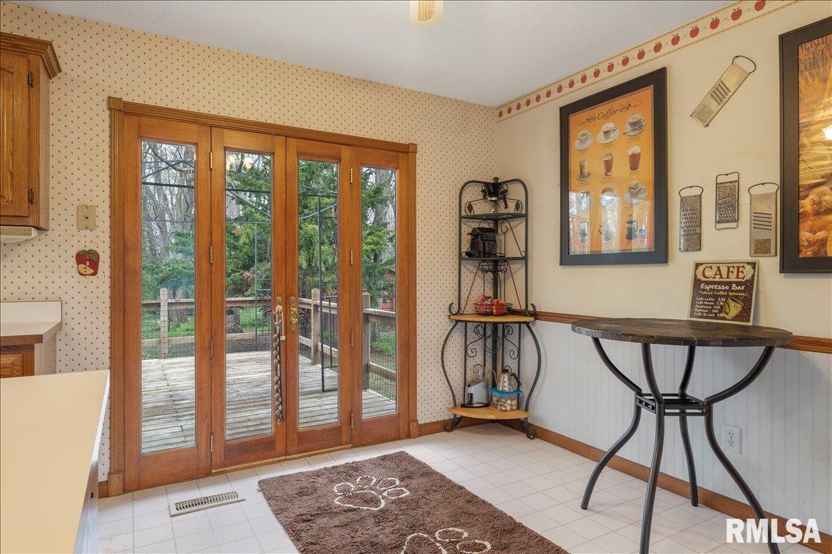 7777 Olde Carriage Way Springfield, IL 62712 - Photo 12 of 41