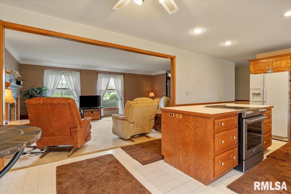 7777 Olde Carriage Way Springfield, IL 62712 - Photo 14 of 41