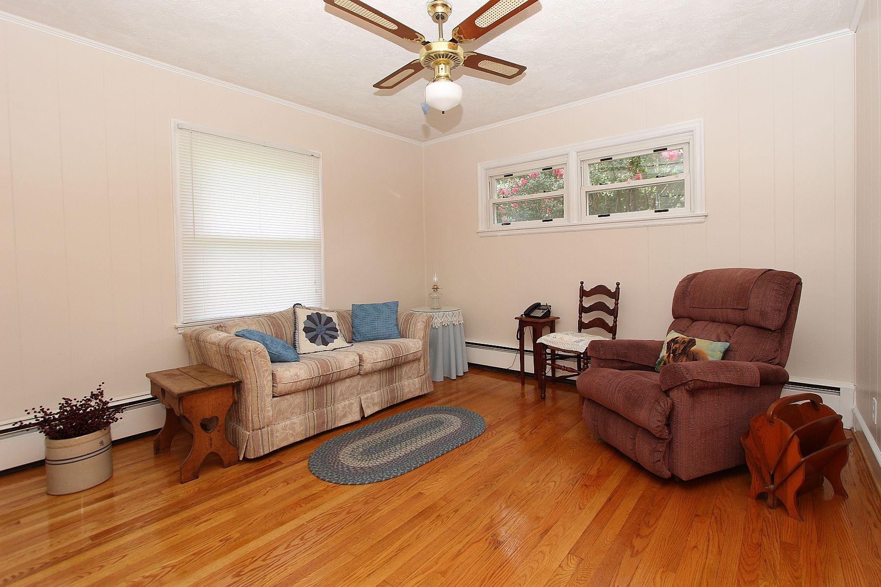 4608 Oak Road Northwest Roanoke, VA 24017 - Photo 22 of 39 IMG_8131