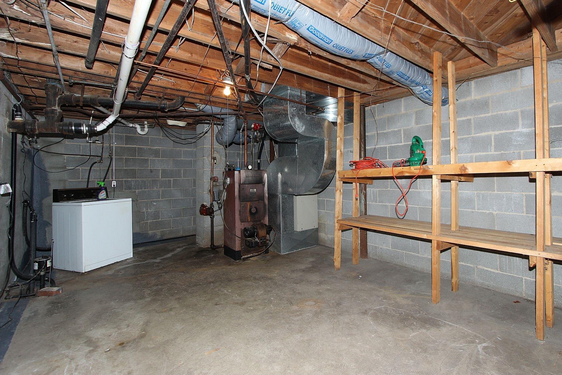 4608 Oak Road Northwest Roanoke, VA 24017 - Photo 36 of 39 IMG_8182