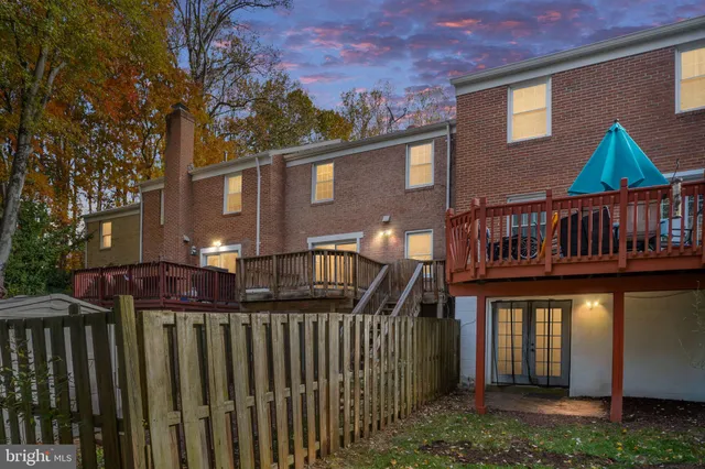 a view of multiple houses