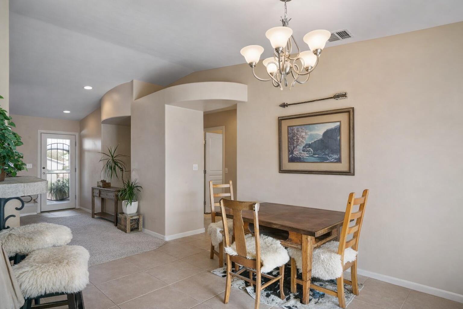 61869 Grand View Circle Joshua Tree, CA 92252 - Photo 9 of 34 Dining area 2