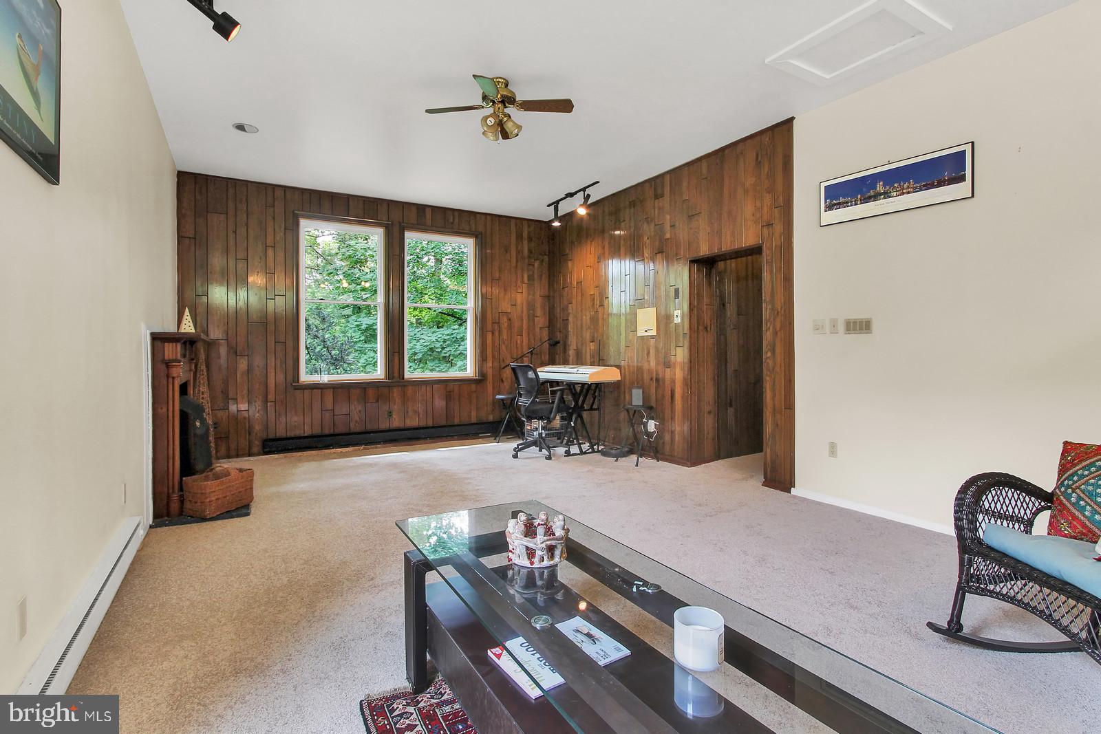 1909 Greenberry Road Baltimore, MD 21209 - Photo 14 of 33 1st floor family room