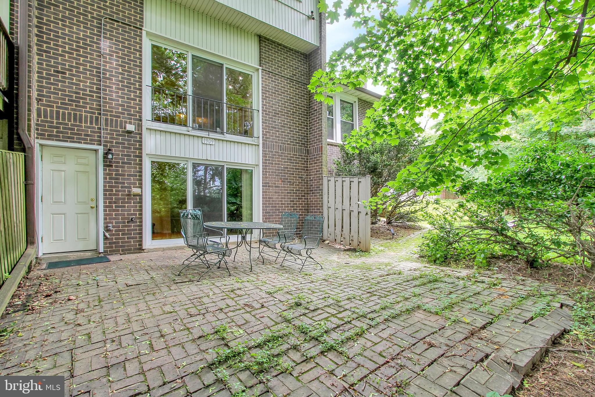 1909 Greenberry Road Baltimore, MD 21209 - Photo 29 of 33 backyard patio
