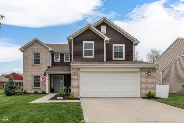 $350,000 | 814 Cherry Tree Lane, Greenwood, IN 46143
