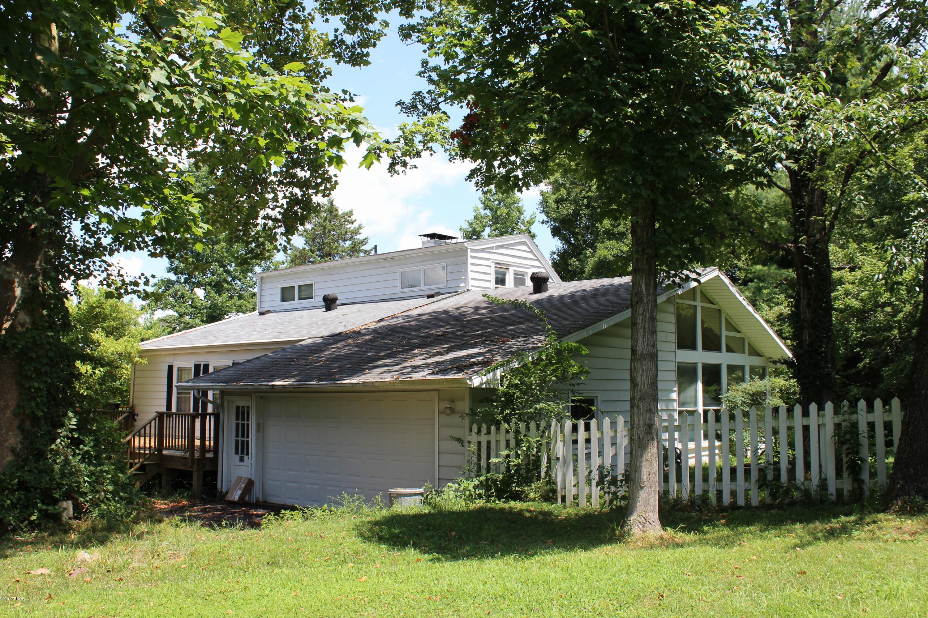22 Heritage Road Carbondale, IL 62903 - Photo 2 of 26