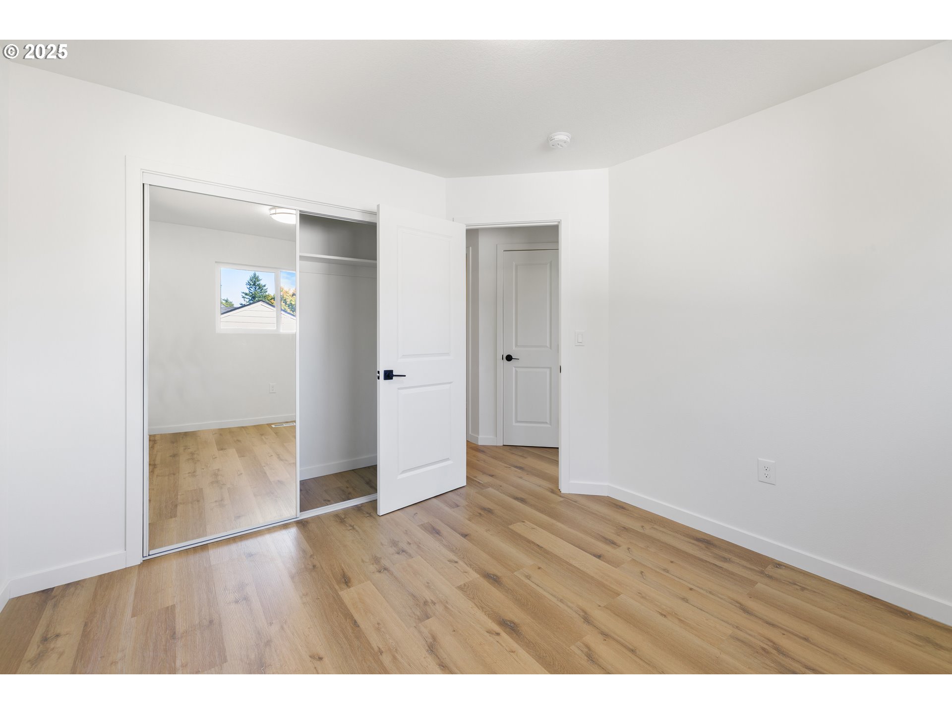 142 Northeast 128th Avenue Portland, OR 97230 - Photo 26 of 43 wooden floor in an empty room