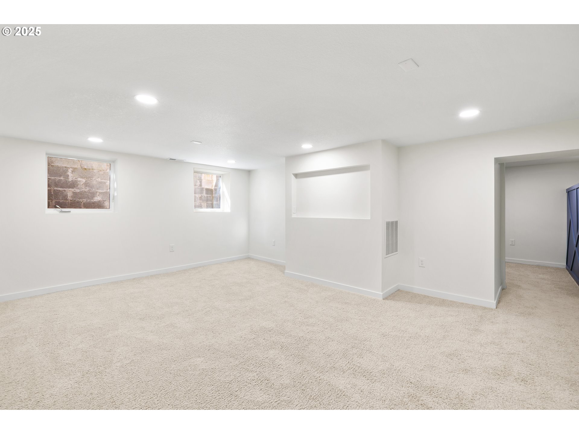 142 Northeast 128th Avenue Portland, OR 97230 - Photo 36 of 43