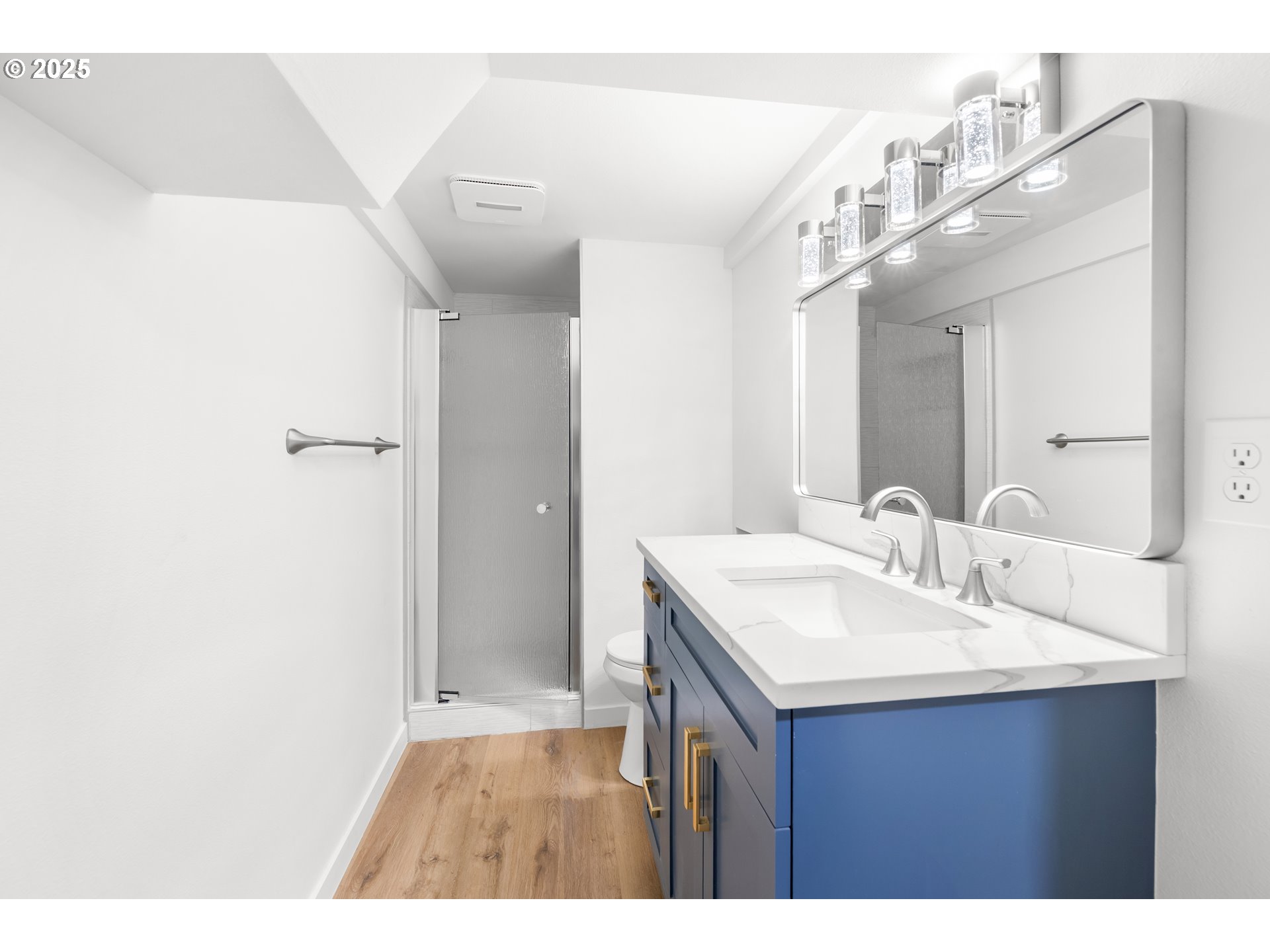 142 Northeast 128th Avenue Portland, OR 97230 - Photo 39 of 43 a bathroom with a sink mirror and vanity