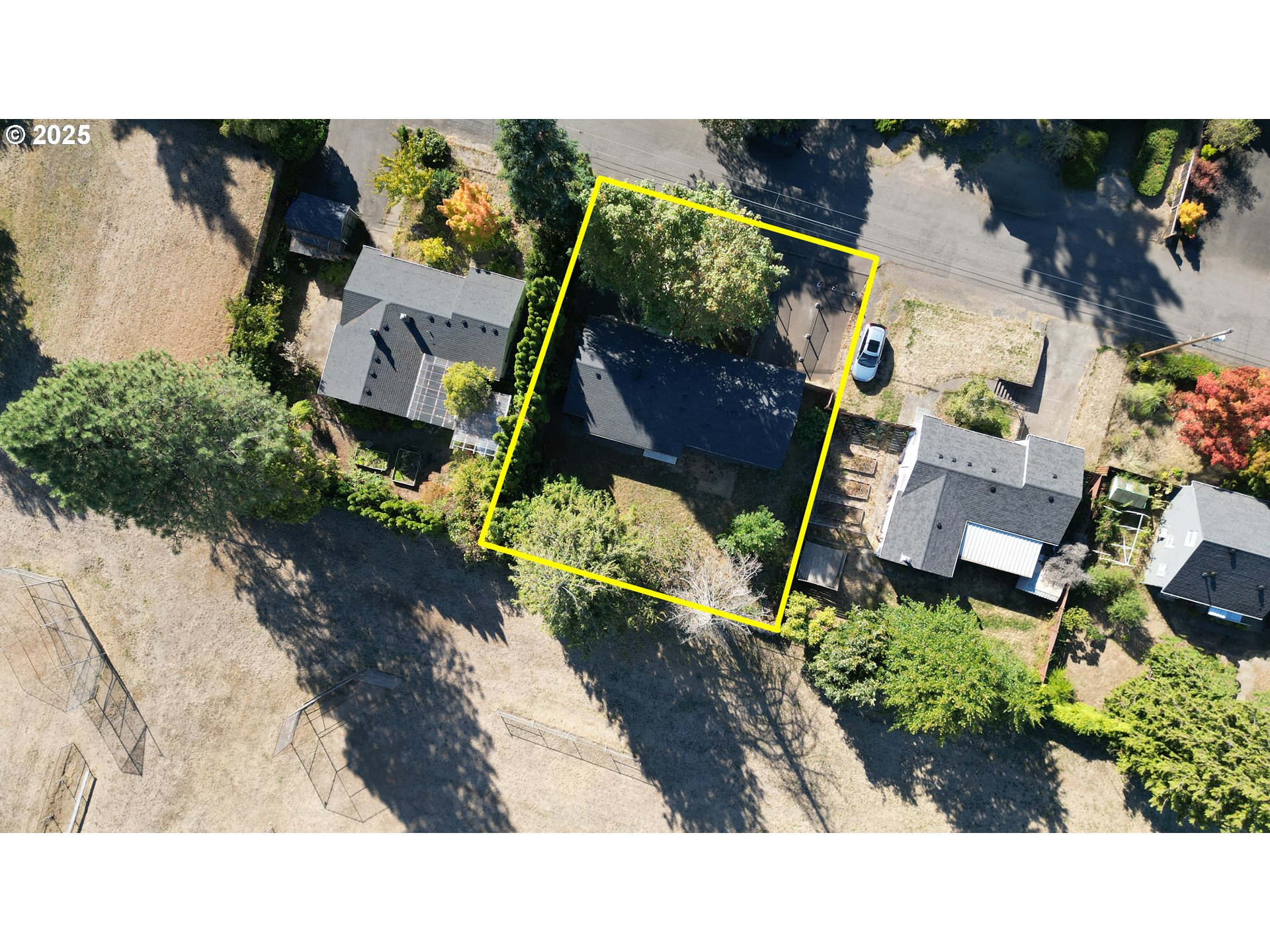 142 Northeast 128th Avenue Portland, OR 97230 - Photo 41 of 43 a black and white photo of a house