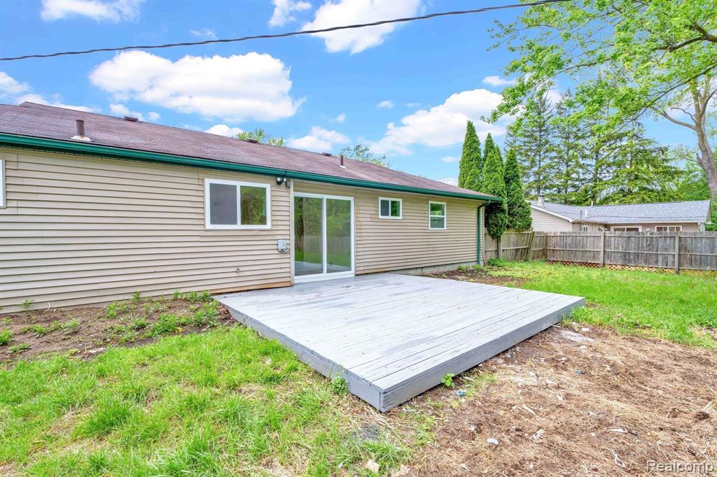 1859 Henbert Road West Bloomfield, MI 48324 - Photo 27 of 29