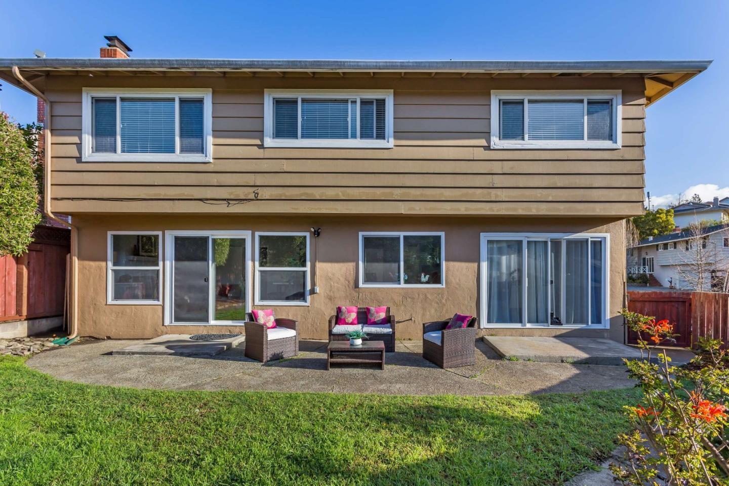 3 Yellowstone Way Pacifica, CA 94044 - Photo 21 of 21 a front view of a house with a yard