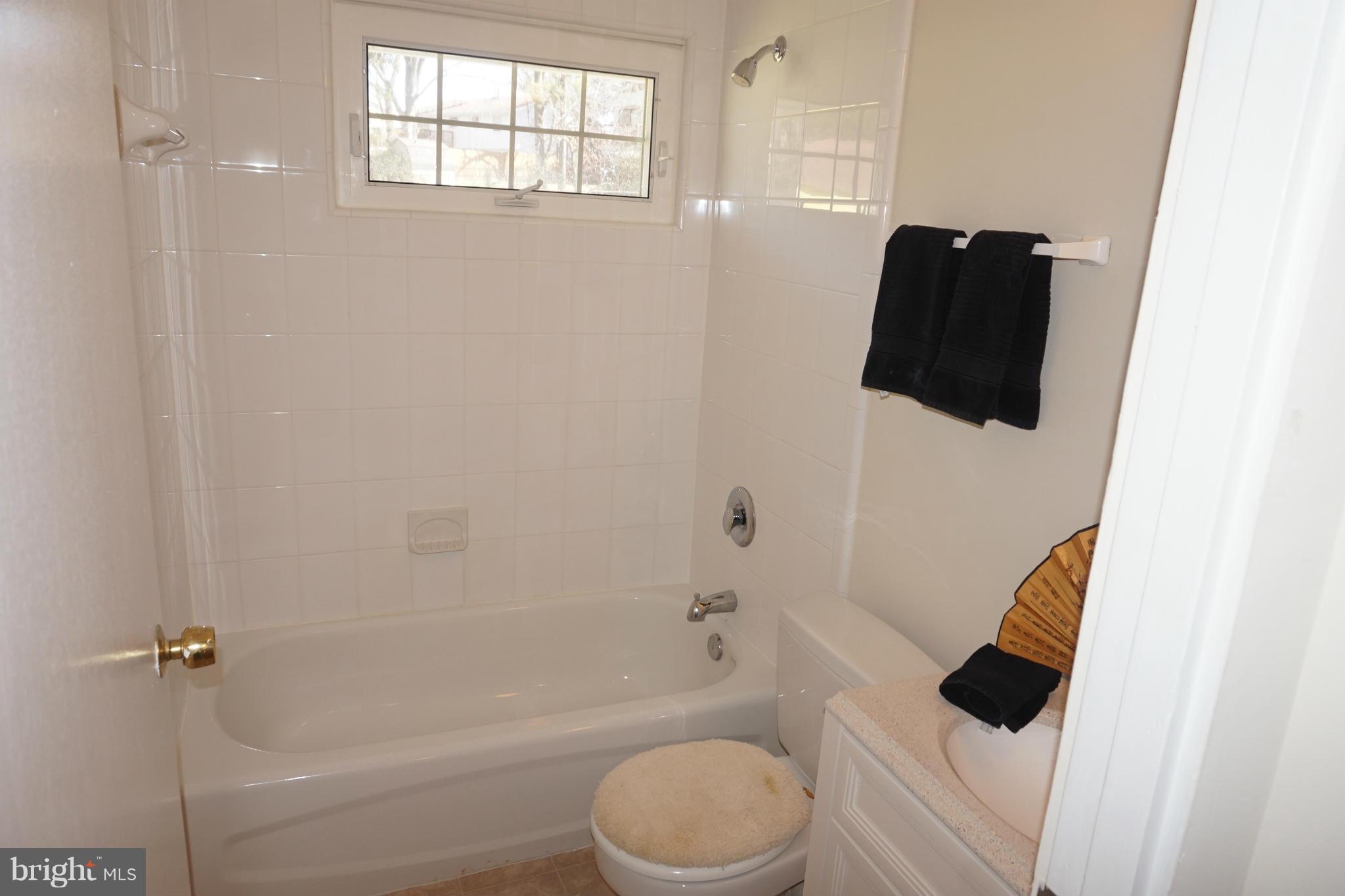 804 West Poplar Road Sterling, VA 20164 - Photo 15 of 22 Bath