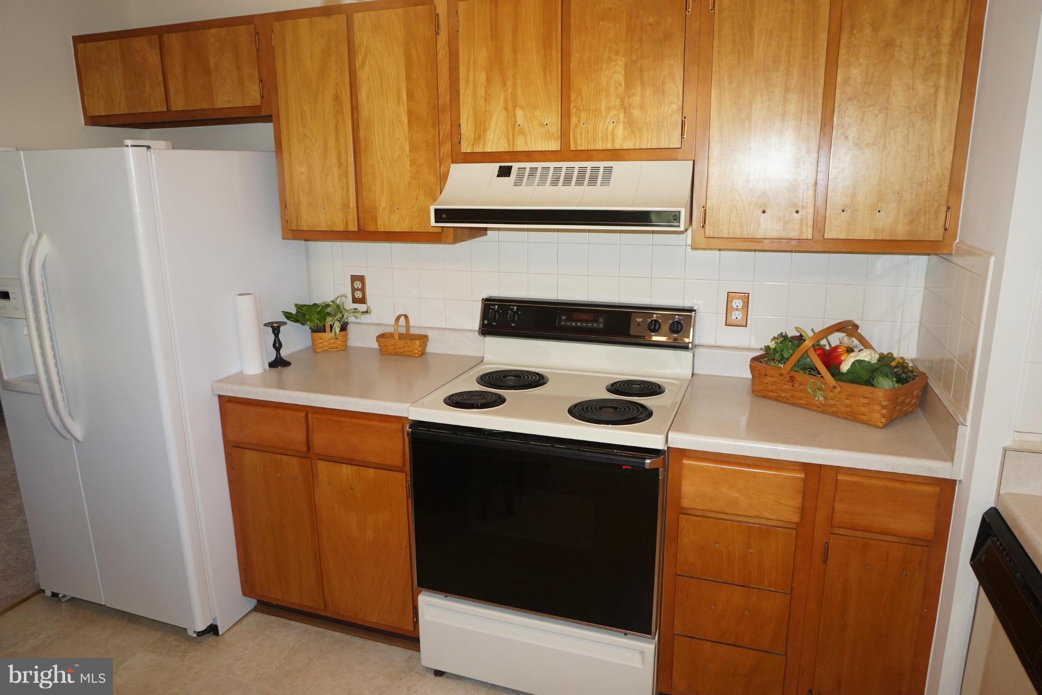 804 West Poplar Road Sterling, VA 20164 - Photo 18 of 22 Kitchen