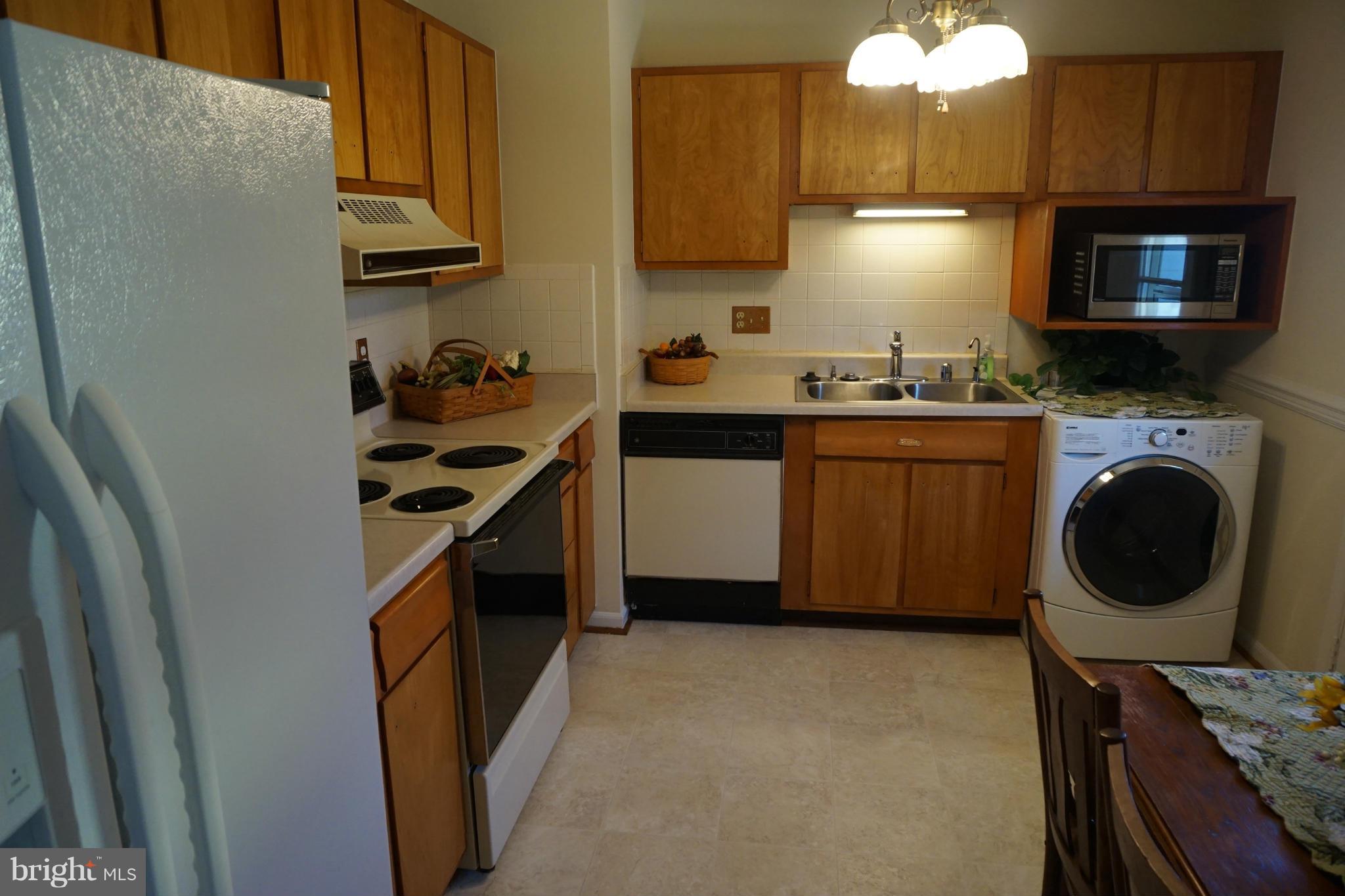 804 West Poplar Road Sterling, VA 20164 - Photo 19 of 22 Kitchen