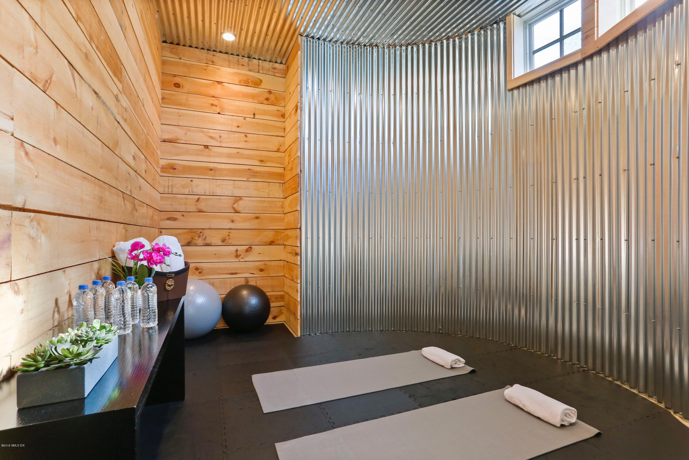 271 Valley Road Cos Cob, CT 06807 - Photo 15 of 42