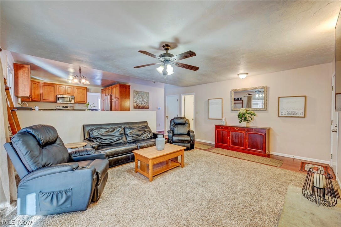 2910 Lee Road Cleveland, OH 44120 - Photo 16 of 35 Family Room