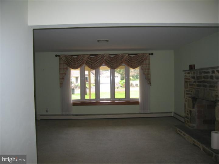 617 Pinney Road Huntingdon Valley, PA 19006 - Photo 3 of 24 Gallery Image 3