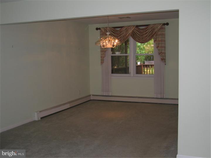 617 Pinney Road Huntingdon Valley, PA 19006 - Photo 5 of 24 Gallery Image 5