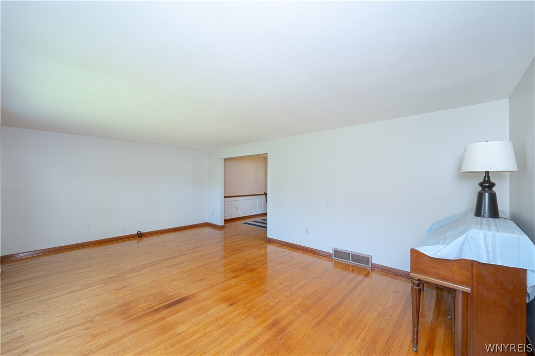 1042 Maple Road Amherst, NY 14221 - Photo 5 of 38
