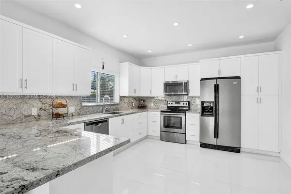 $5,900 | 1102 Meadow Lark Avenue, Miami Springs, FL 33166