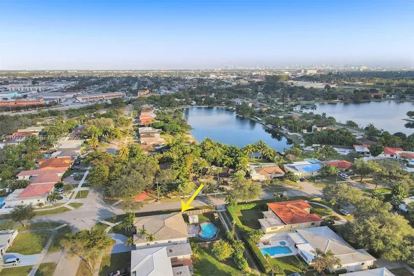 $5,900 | 1102 Meadow Lark Avenue, Miami Springs, FL 33166