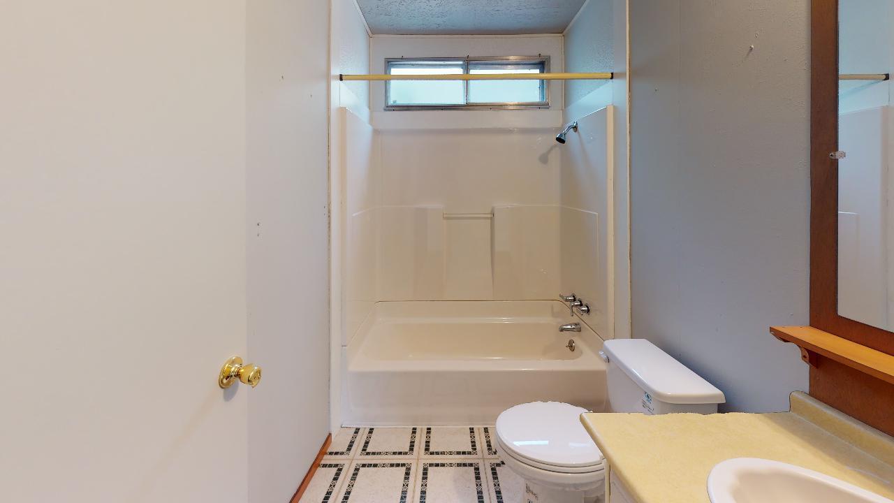 54830 Huntington Road Bend, OR 97707 - Photo 23 of 46 Huntington-Bathroom