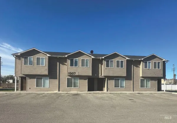 $799,000 | 1907 East Railroad Street, Nampa, ID 83687