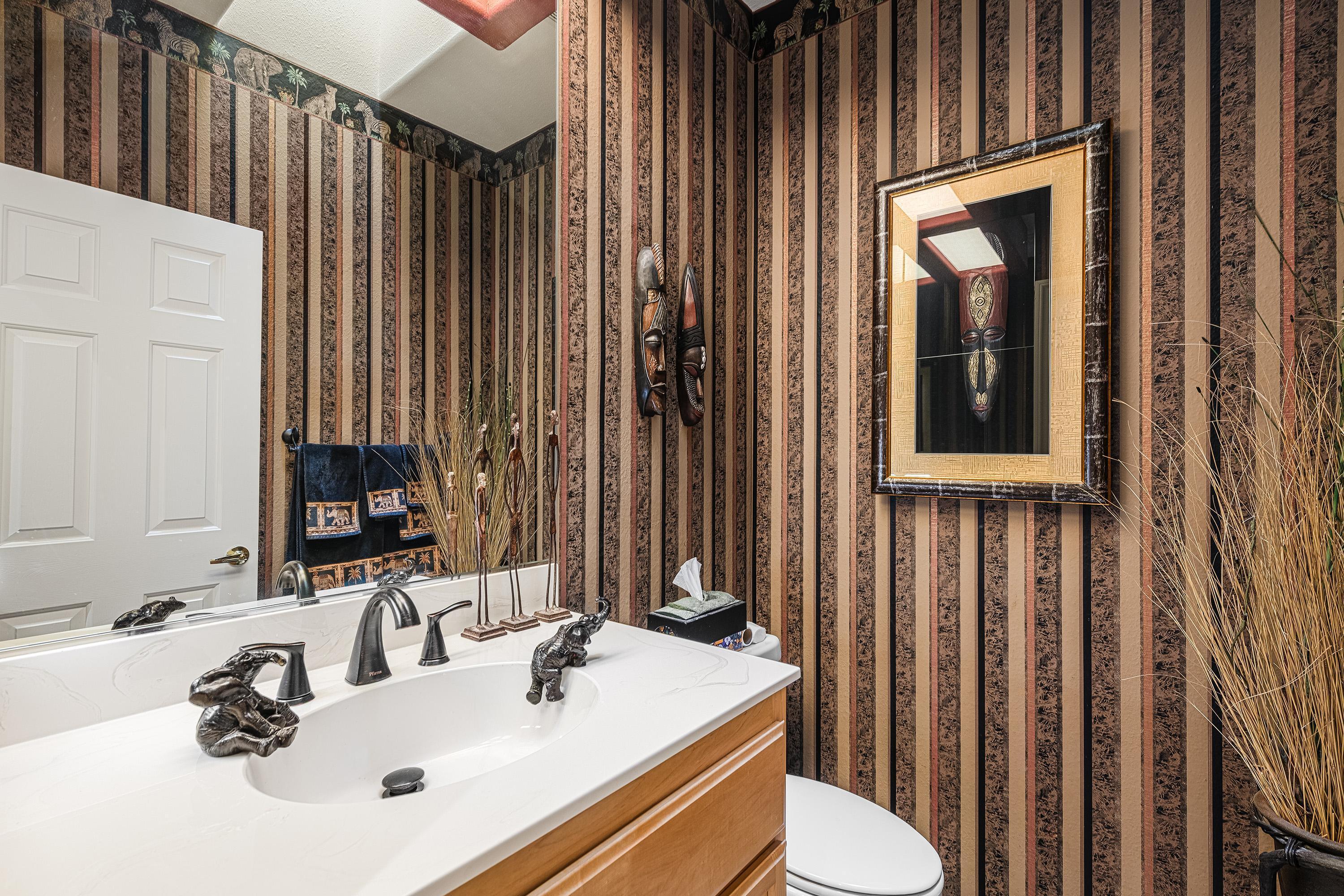 69445 Serenity Road Cathedral City, CA 92234 - Photo 13 of 28 Powder Room