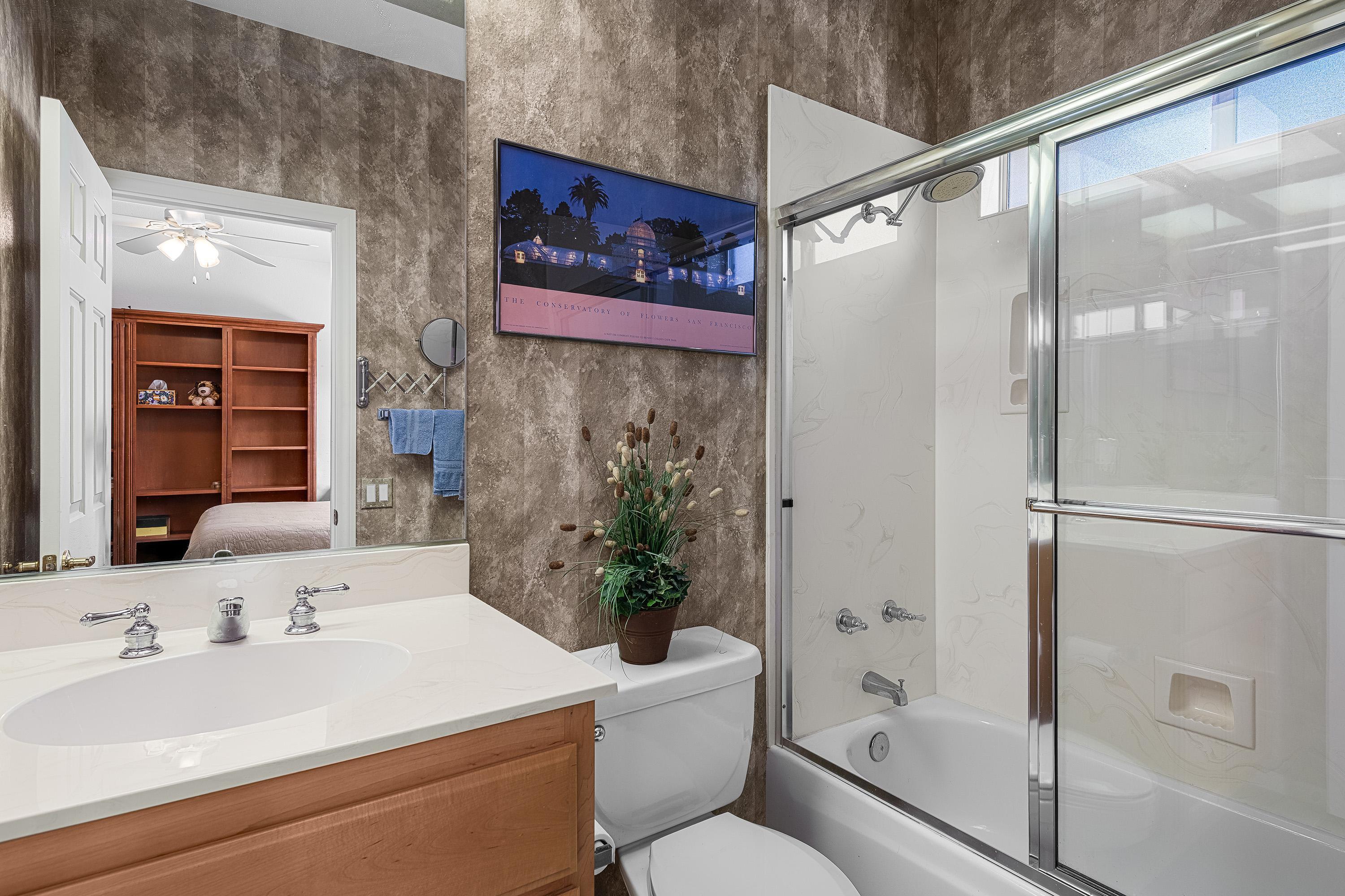 69445 Serenity Road Cathedral City, CA 92234 - Photo 19 of 28 Guest Bath