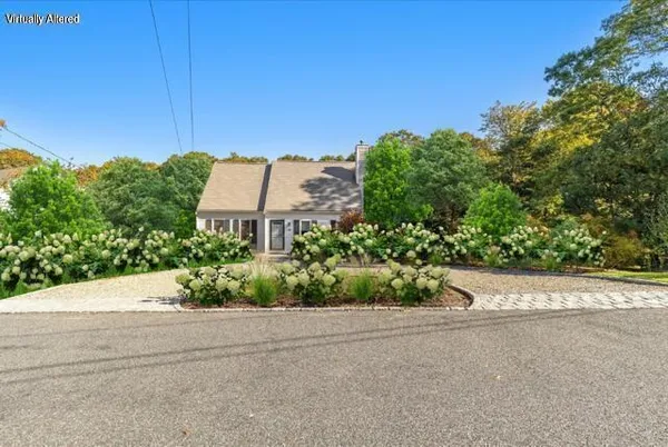 $1,100,000 | 40 Waterfield Road, Osterville, MA 02655